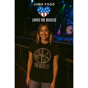 Junk Food Loves The Beatles T-Shirt Sz. M
